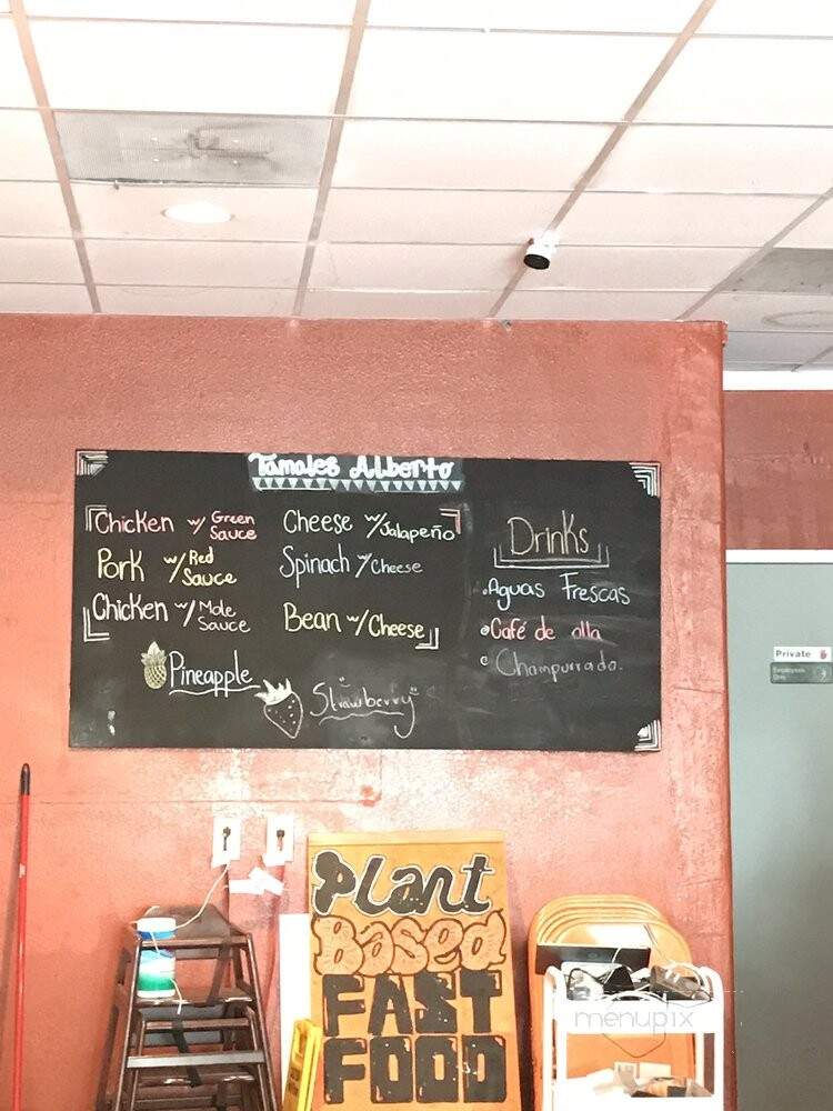 Alberto Tamales - Los Angeles, CA menu_pic
