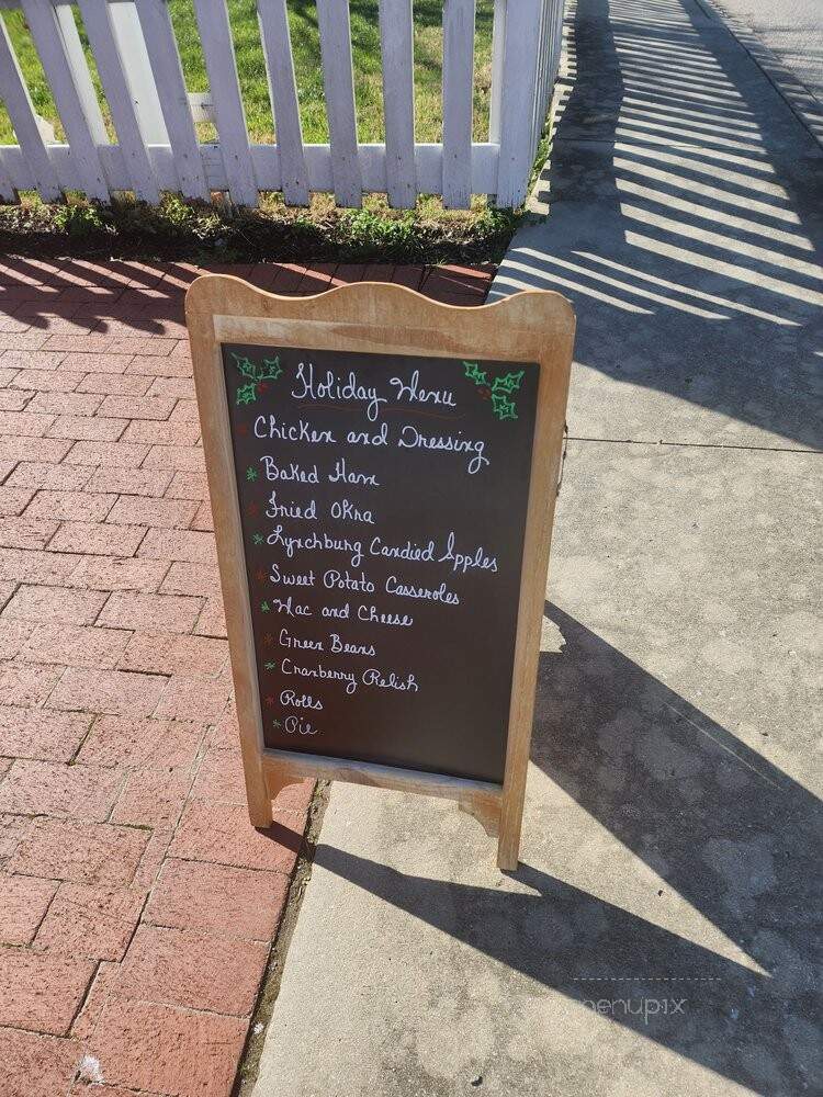 Miss Mary Bobo's Boarding House - Lynchburg, TN menu_pic