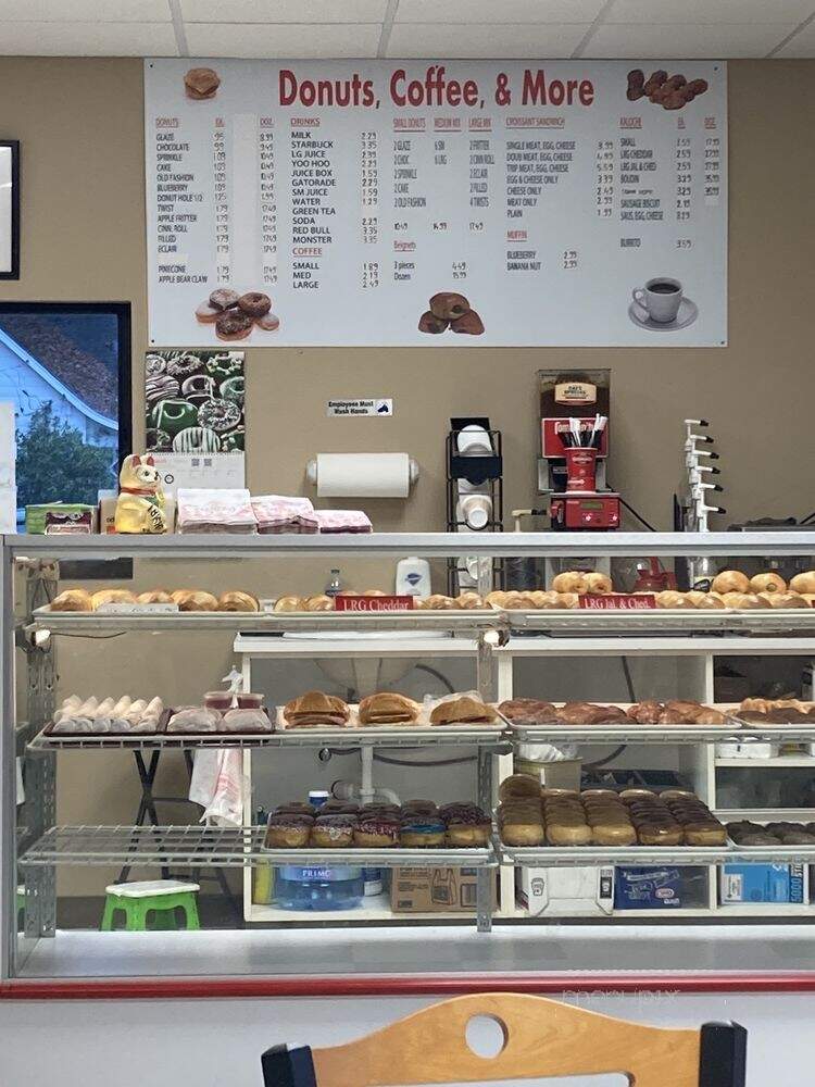 Donuts Coffee & More - Rayville, LA