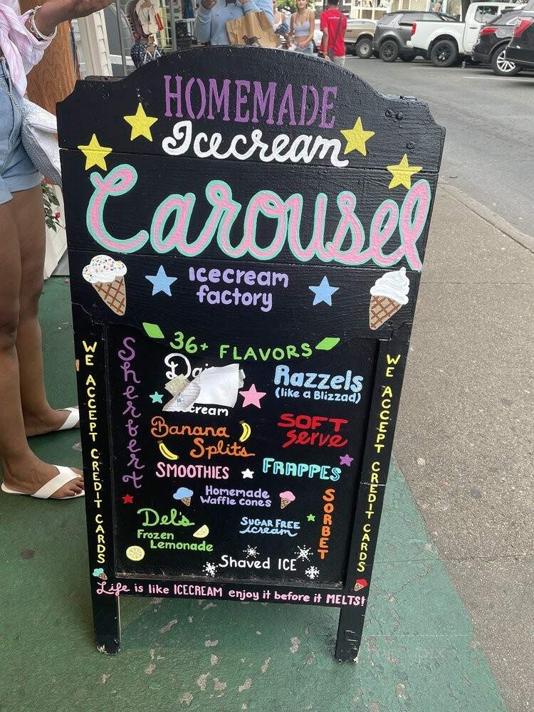 Carousel Ice Cream - Vineyard Haven, MA