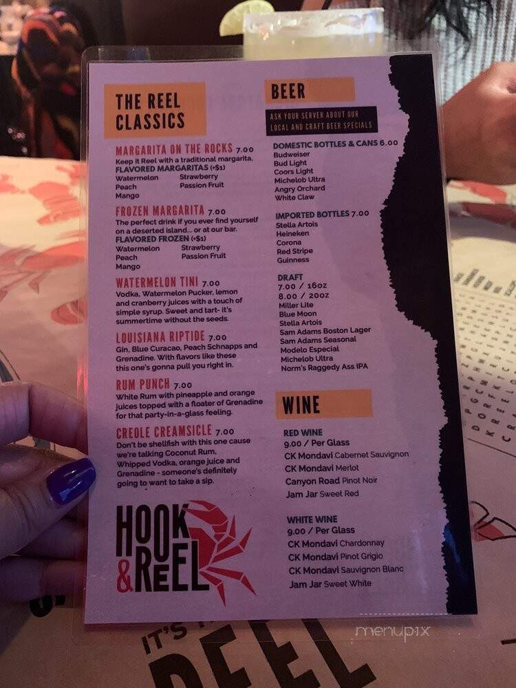 Hook & Reel Cajun Seafood & Bar - Livonia, MI