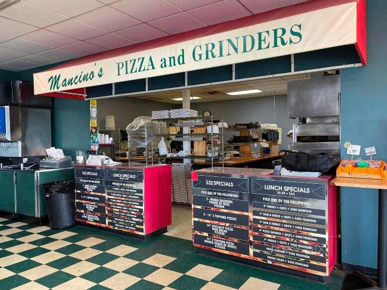 Mancino's Pizza & Grinders - Fremont, MI