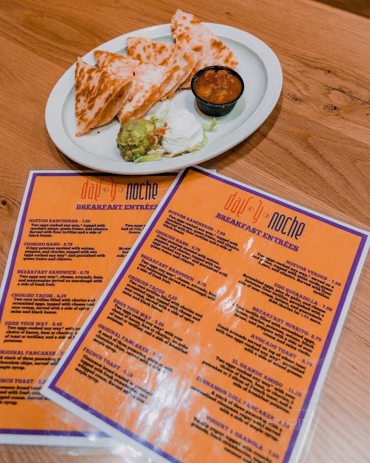 Day Y Noche - Granville, OH menu_pic