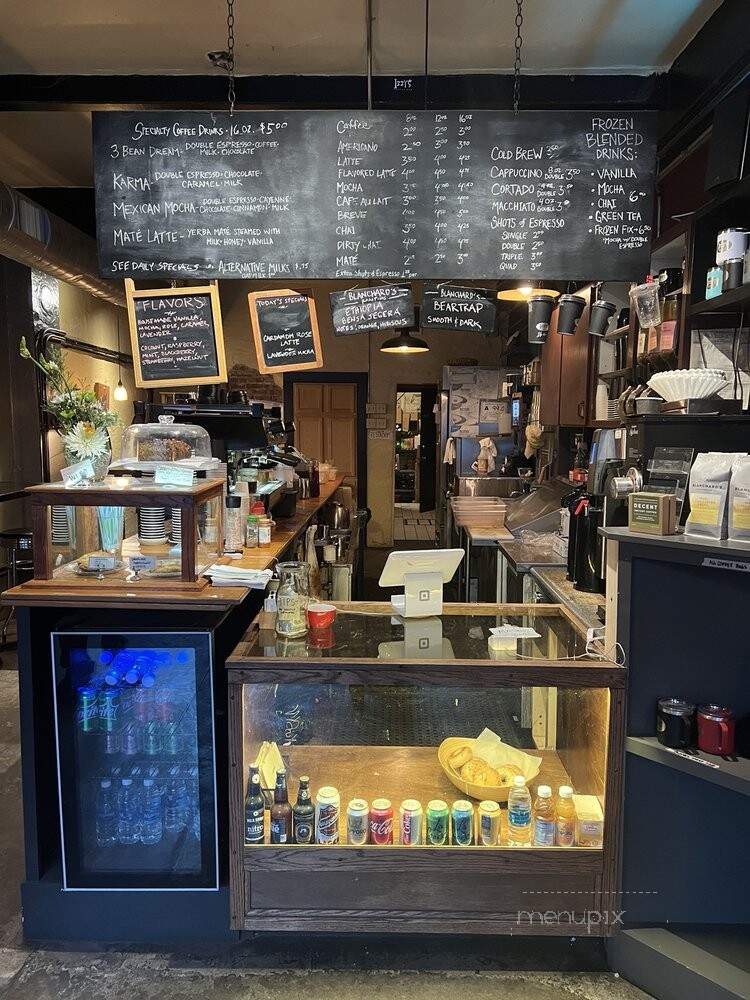 Izzy's Coffee Den - Asheville, NC