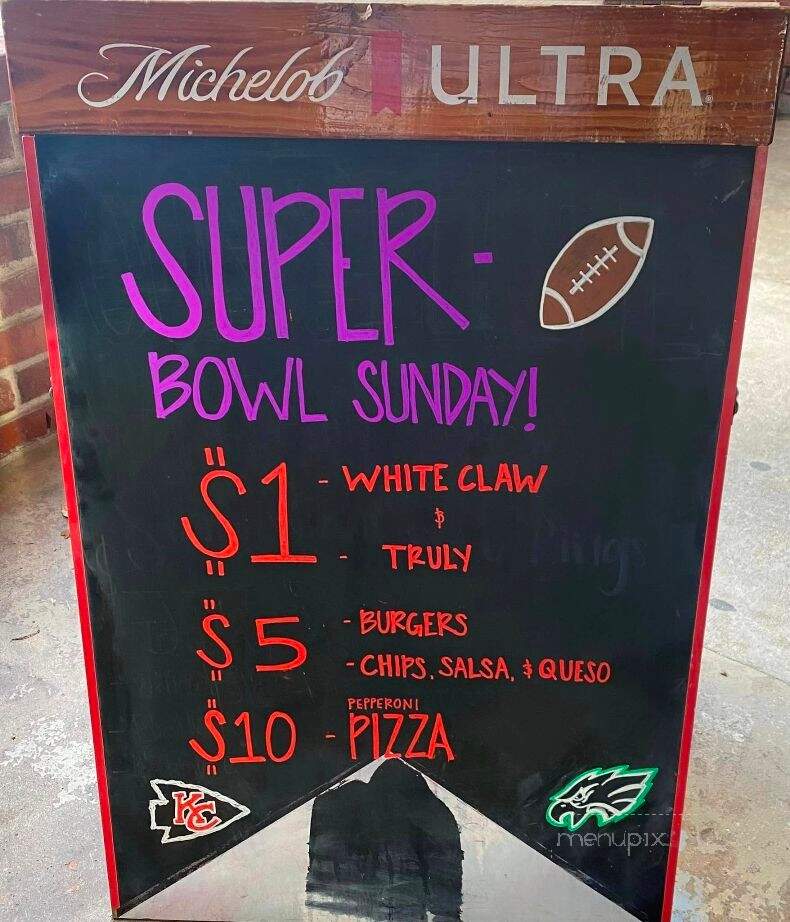 Crazy 8s Sports Bar & Grill - Mineral Wells, TX menu_pic