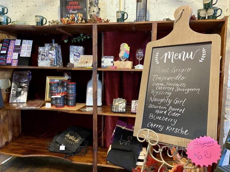 Von Stiehl Winery - Algoma, WI menu_pic