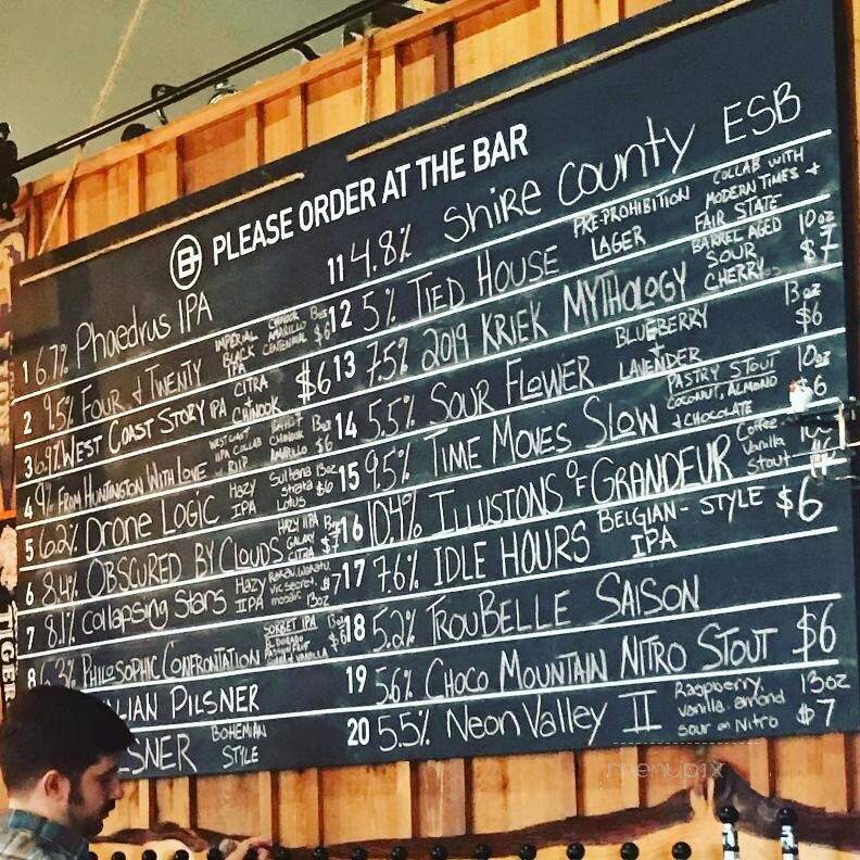 Mad Pursuit Brewing Company - Hollister, CA