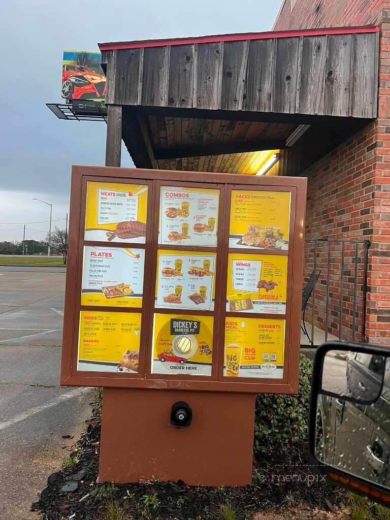 Dickey's Barbecue Pit - Laurel, MS