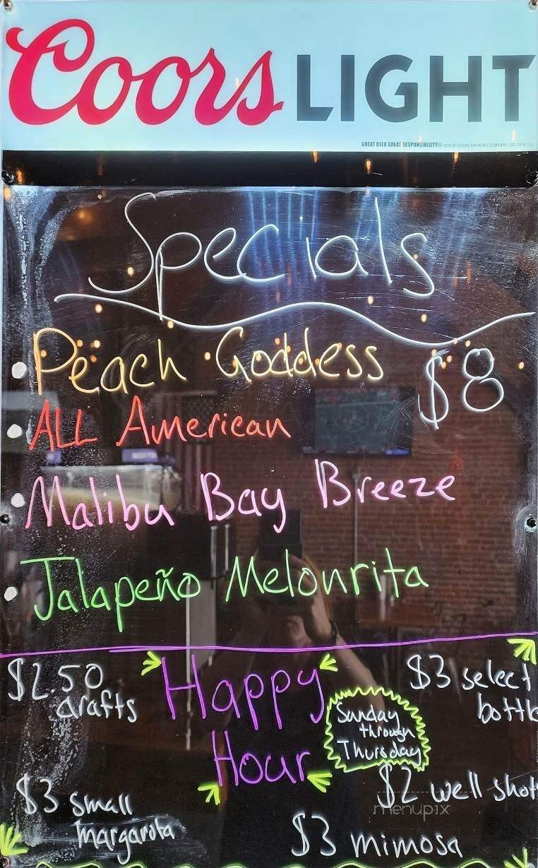 The Tipsy Lion Bar & Grill - West, TX
