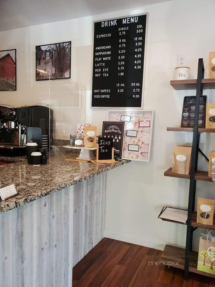 Town Coffee Corner - Beaverdam Lake-Salisbury Mills, NY