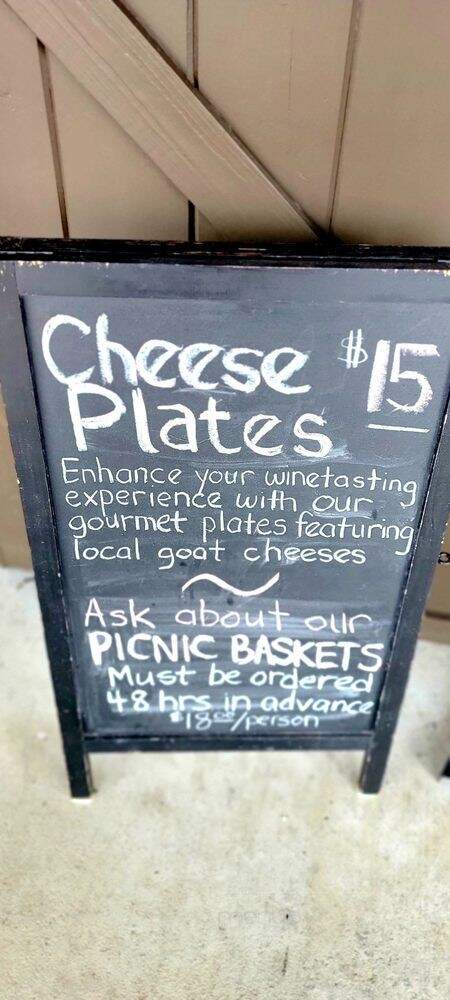 Stonewall Creek Vineyards - Tiger, GA menu_pic