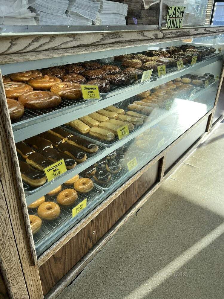 Foster's Donuts - Fresno, CA