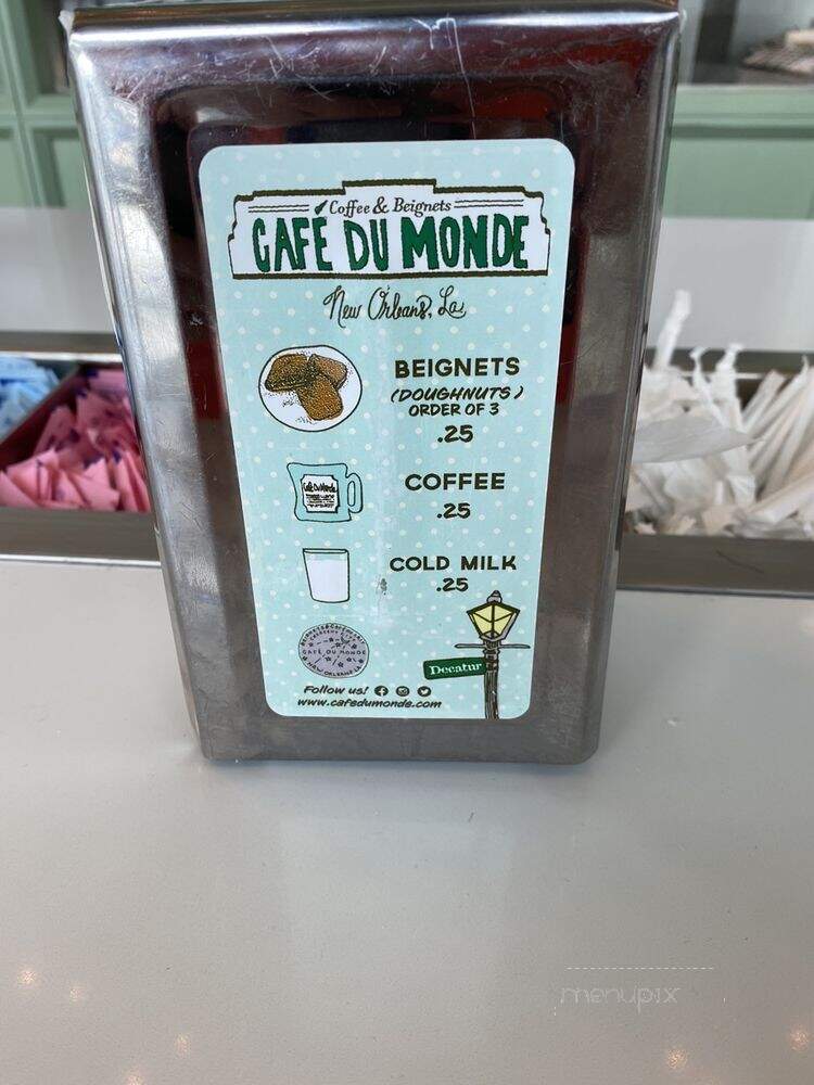 Cafe Du Monde - Kenner, LA