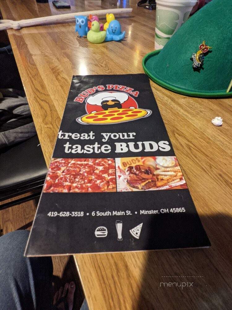 Bud's Pizza - Carrot River, SK