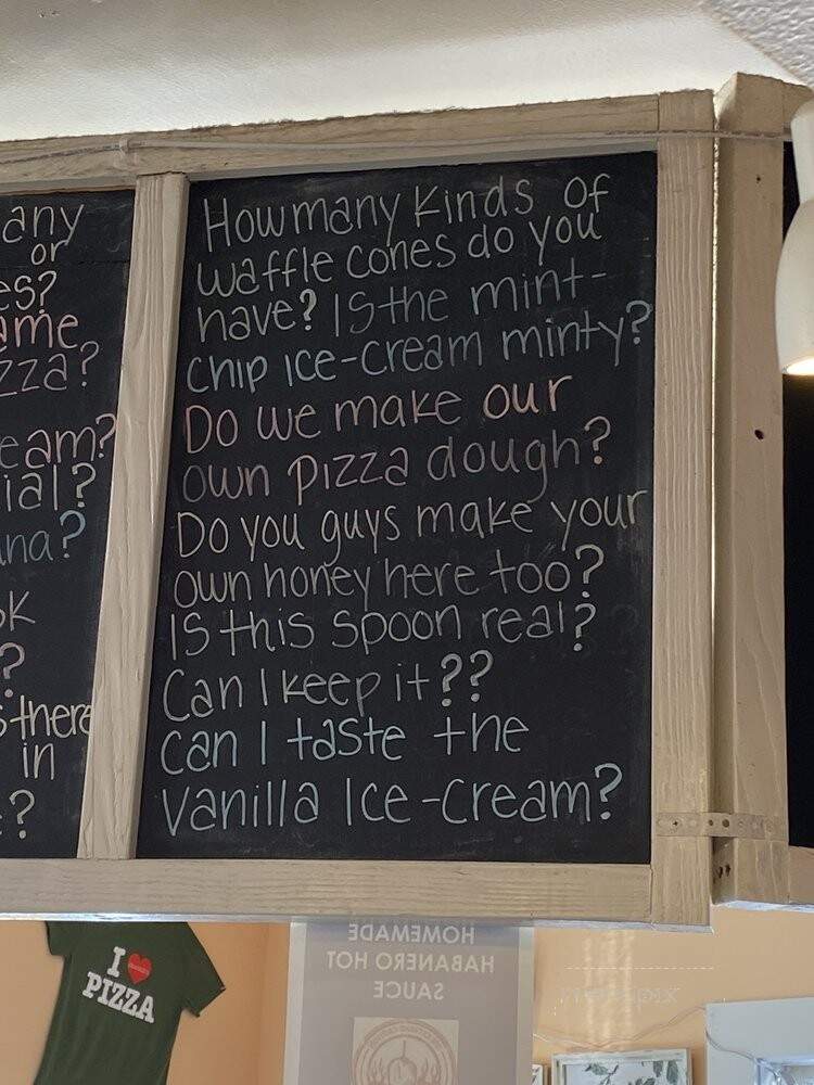 Frankie's Ice Cream Cafe - Mendocino, CA