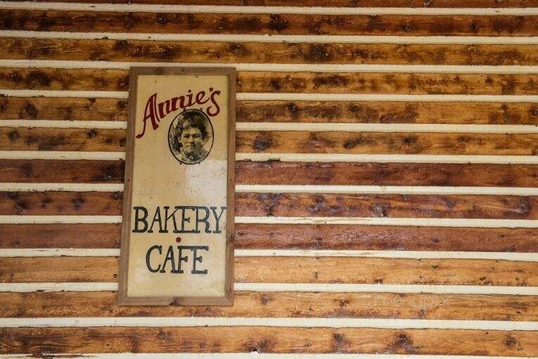Annie's Bakery & Cafe - Calgary, AB