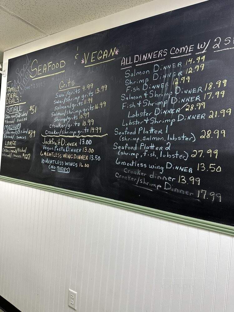 Wholy Smoke Family Restaurant - Mauldin, SC menu_pic