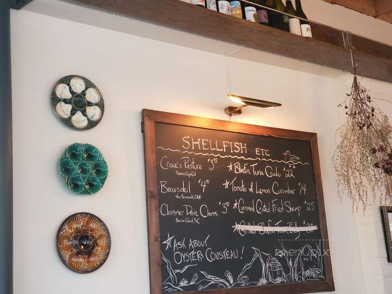 Queen St - Los Angeles, CA menu_pic
