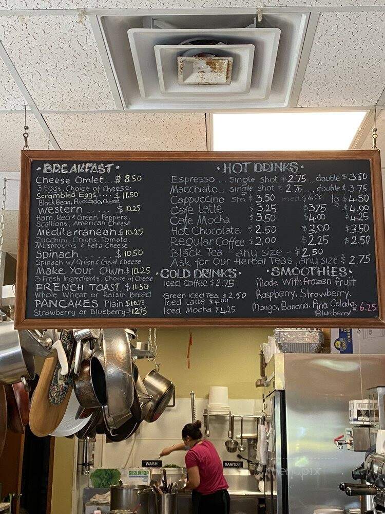 Nuray's Gourmet Food and Cafe - Warren, NJ