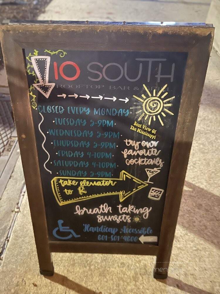 10 South Rooftop Bar & Grill - Vicksburg, MS