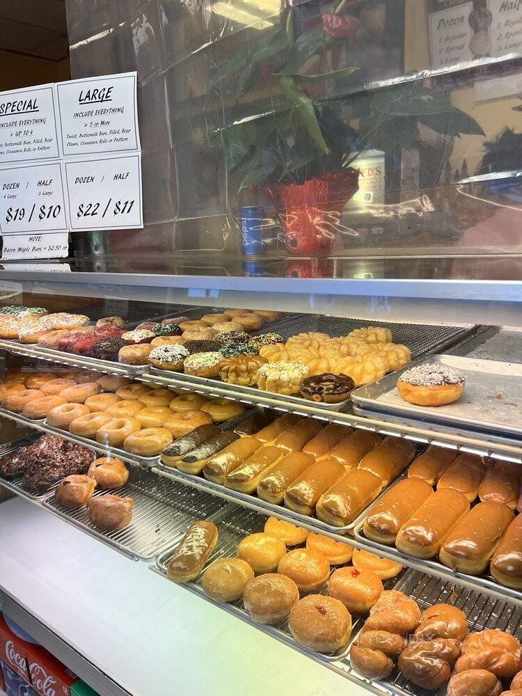 Helen's Donuts & Ice Cream - Tacoma, WA