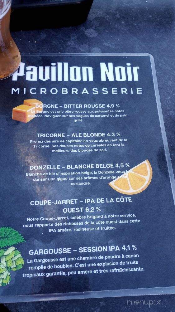 Au Pavillon Noir - La Baie, QC