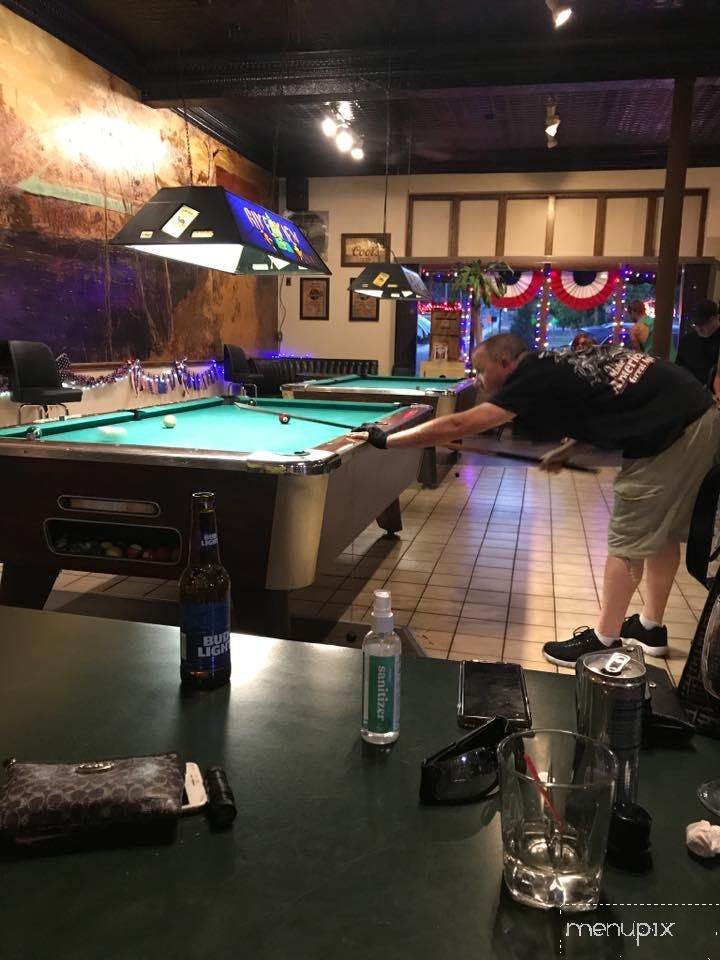 Riverview Lounge - Lowellville, OH