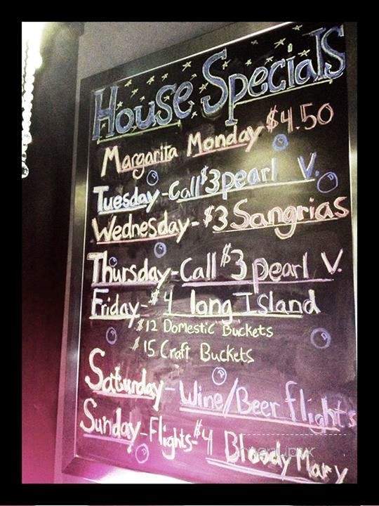 Brick House - Charleston, IL menu_pic