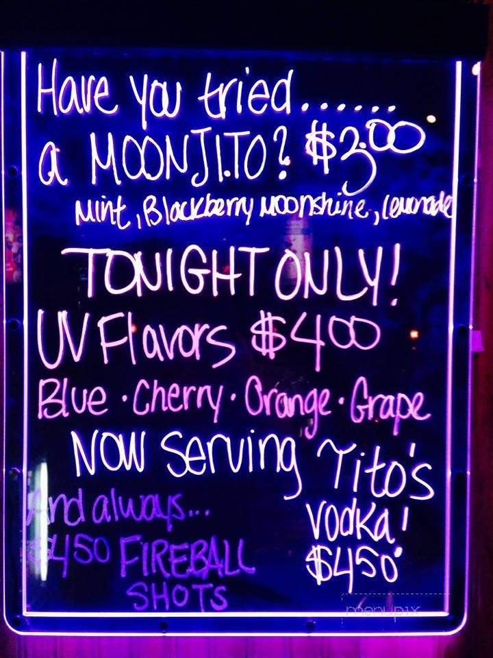 Six Strings - Bloomington, IL menu_pic