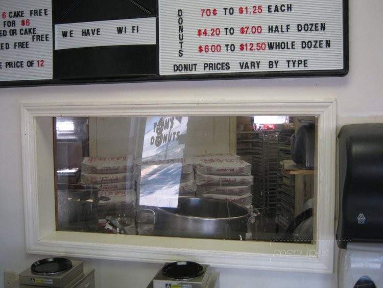 Tom's Donuts - Angola, IN menu_pic