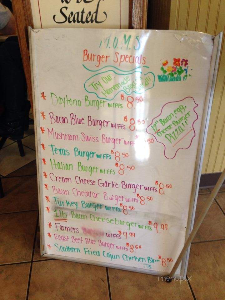 MOMS Restaurant - Hanover, PA menu_pic