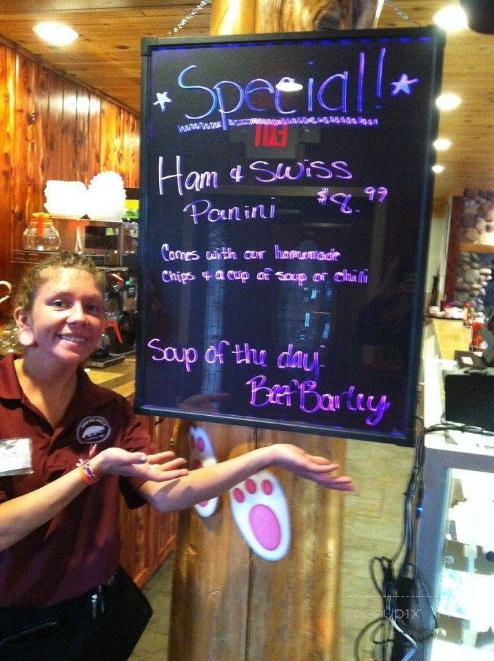 The Bear Den Grille - Cadillac, MI menu_pic
