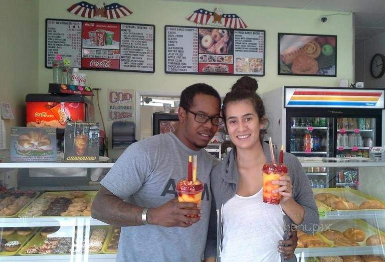 Ravin's Donuts - Victorville, CA menu_pic
