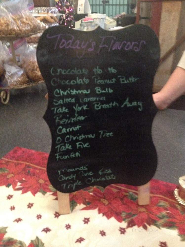 Cupcakes and Kisses - Holly, MI menu_pic