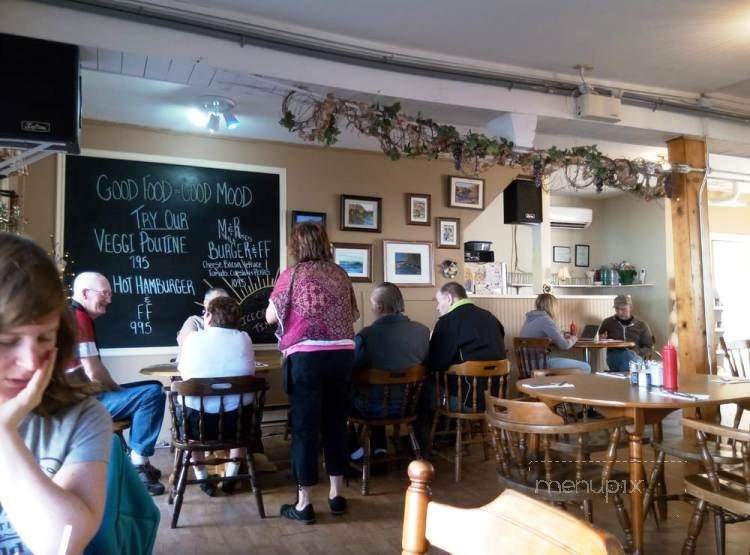 Myrtle and Rosie's Cafe - Bear River, NS menu_pic