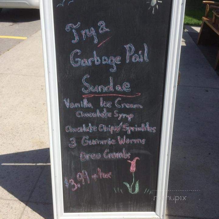 Scoops - Pakenham, ON menu_pic