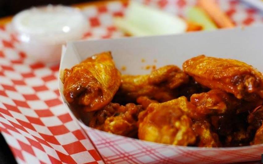 New Yorker's Buffalo Wings photo