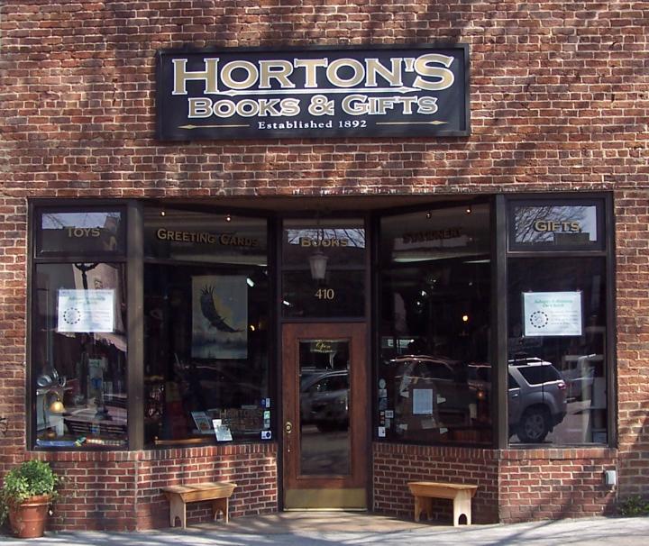 Horton's Books & Gifts photo, Carrollton GA Big Image